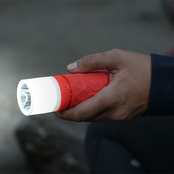 buckshot-pro-portable-speaker-flashlight-570x570