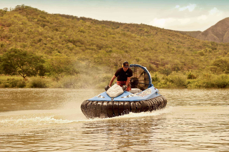 hovercraft-on-water-4