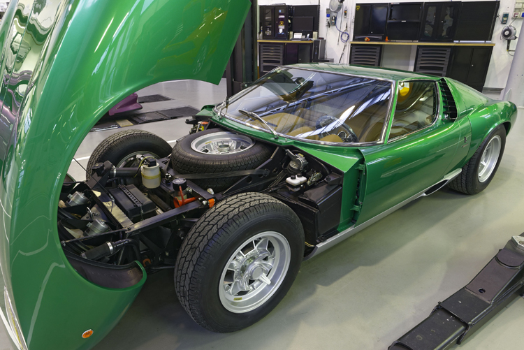 polostorico-restores-1971-lamborghini-miura-sv-3