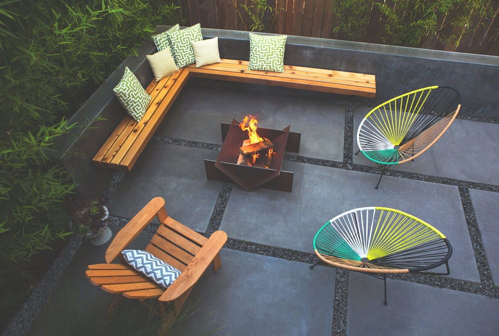 stahl-firepit-backyard