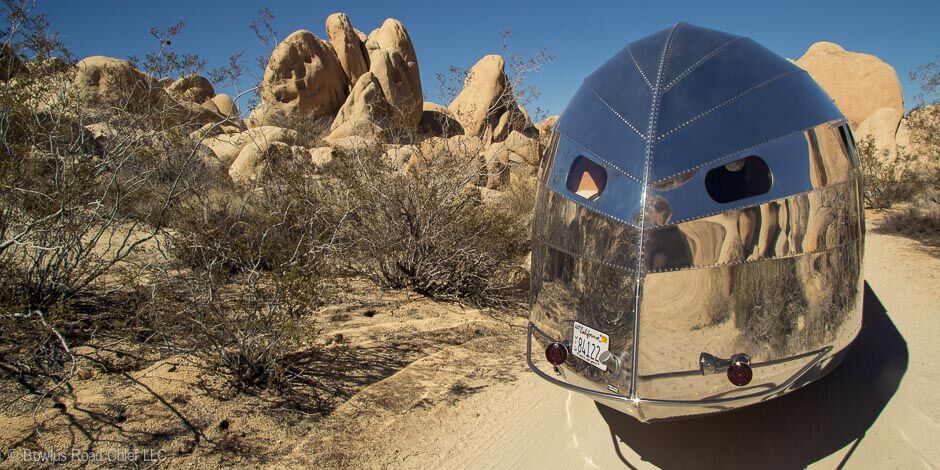 travel-trailer-in-desert