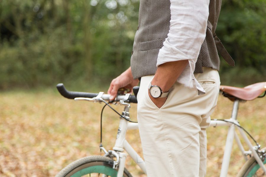 fall-leaves-standing-bike